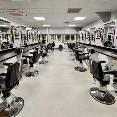 L16 Studios Makeup Min